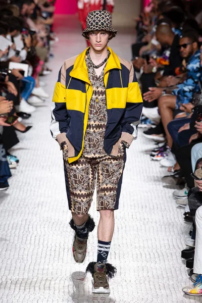 Look 21
